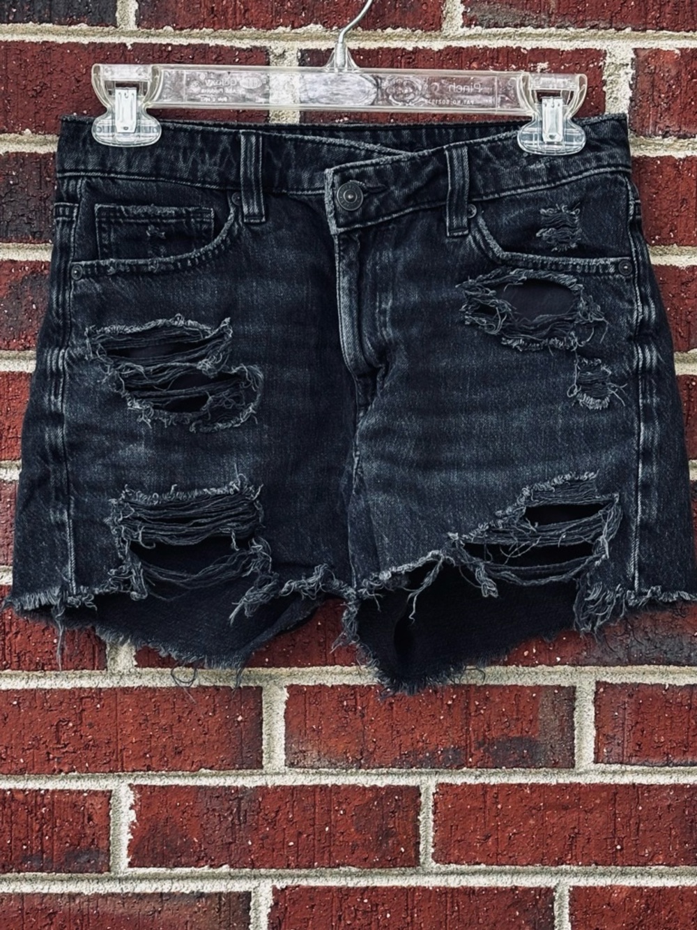 American Eagle Mom Shorts Sz womens Teen 2 Black Denim Distressed goth destroyed